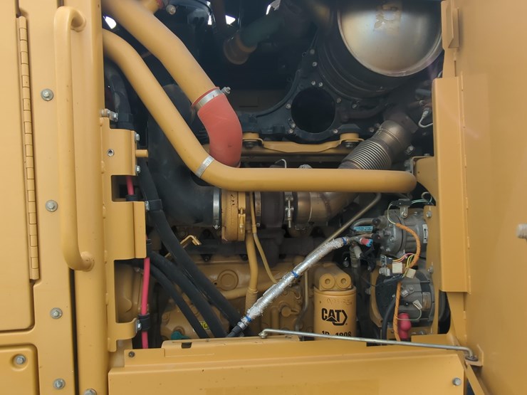 caterpillar-140m2-image-16