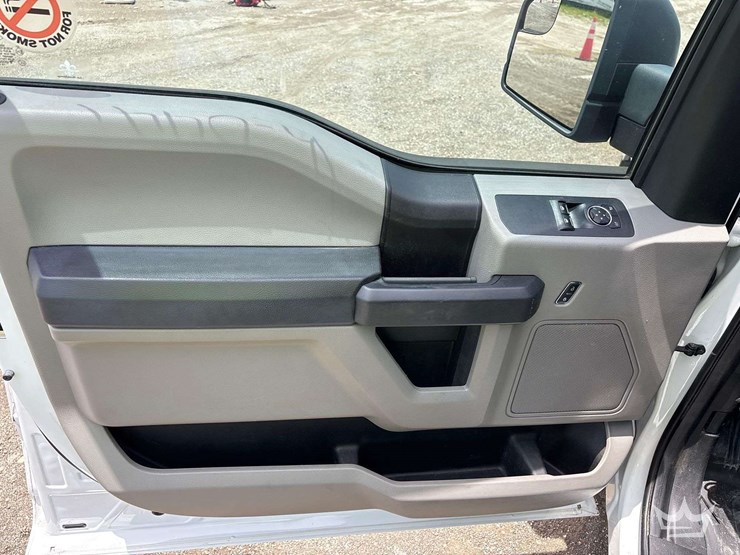 2016-ford-f150-image-15