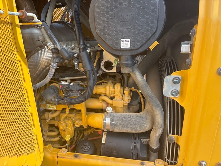 2023-caterpillar-d1-image-18