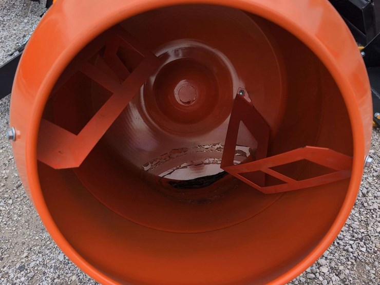 iranch-mini-skid-steer-mixing-bucket-irlmb-image-4