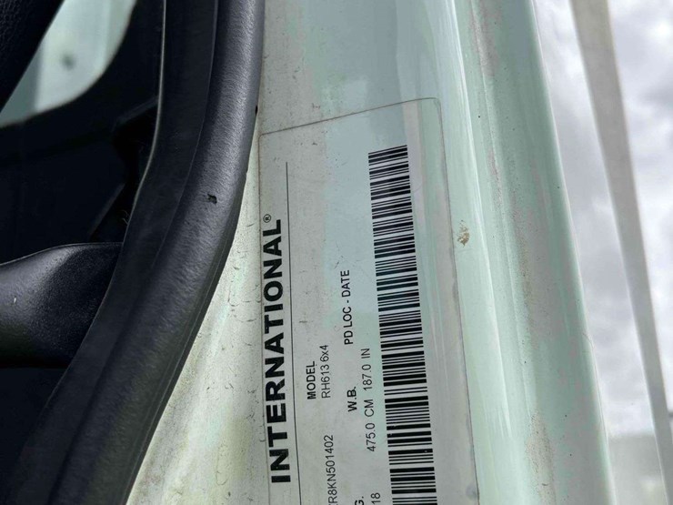 2019-international-rh613-t/a-wet-kit-day-cab-truck-tractor-image-5