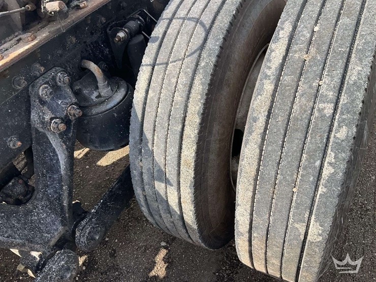 2019-kenworth-t880-image-30