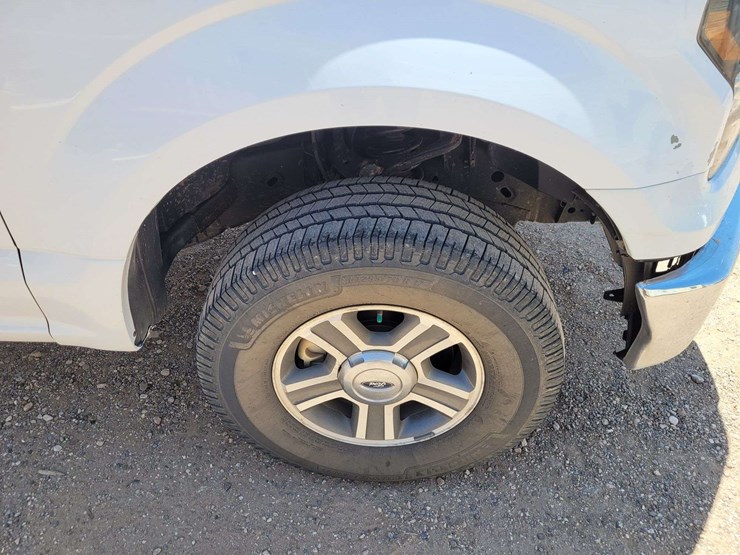 2017-ford-f150-xl-image-3