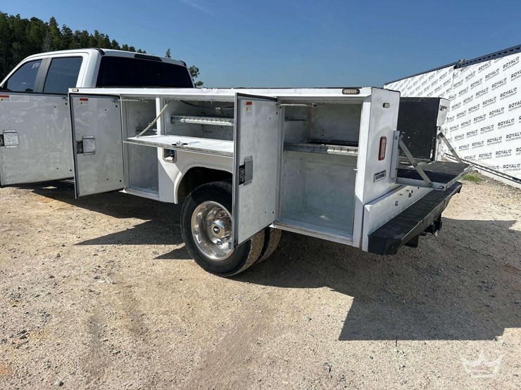 2019-ford-f550-image-24