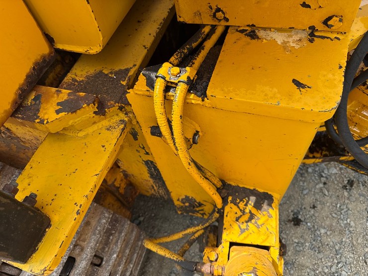 john-deere-450-image-31