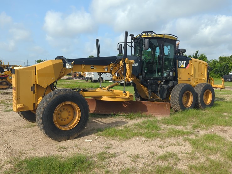 caterpillar-140m2-image-2