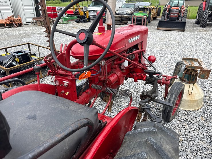#97-•-ih-farmall-140-w/cultivators-image-5