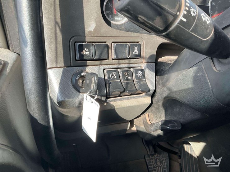 2019-kenworth-t880-image-17