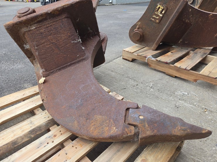 jcb-js220-image-8