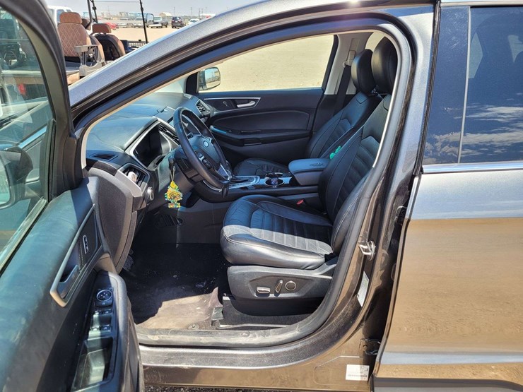 2015-ford-edge-sel-image-12