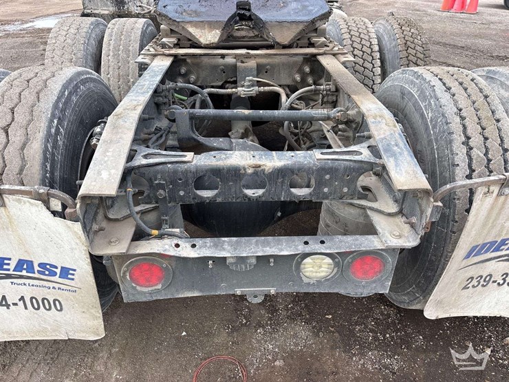 2019-international-rh613-t/a-wet-kit-day-cab-truck-tractor-image-14