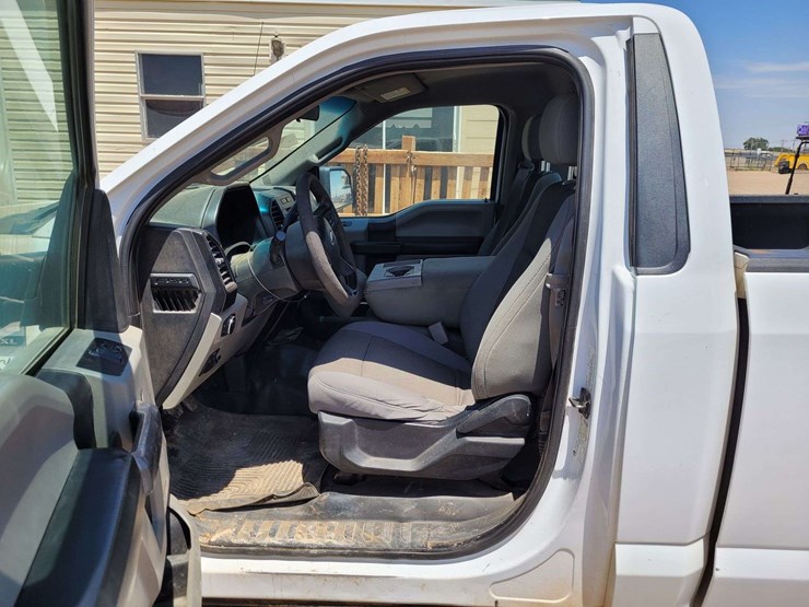 2017-ford-f150-xl-image-12