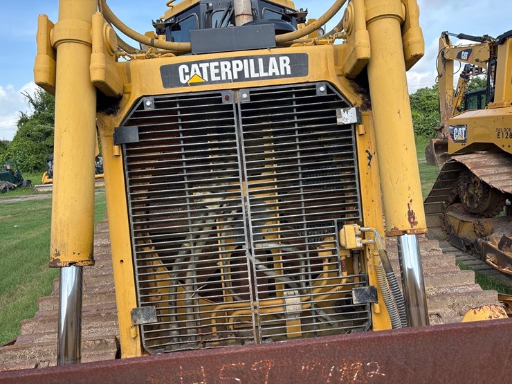 2009-caterpillar-d8t-image-12