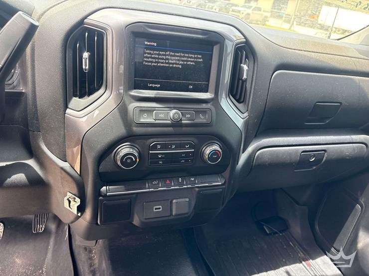 2019-chevrolet-silverado-1500-image-18