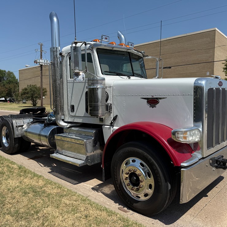 2014 PETERBILT 388