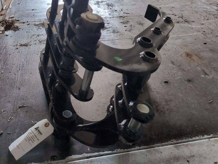 mini-excavator-wood-grab-attachment-image-3
