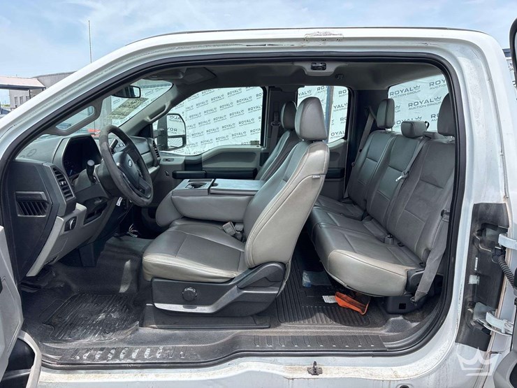 2018-ford-f350-image-15