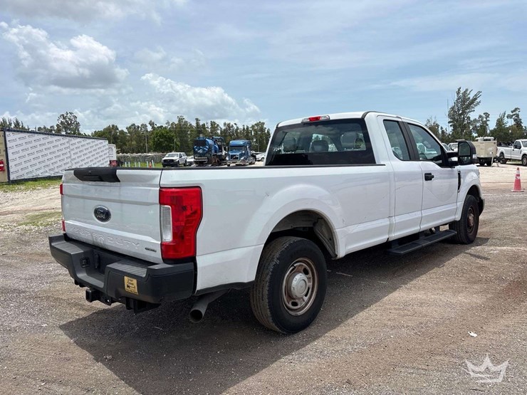 2018-ford-f350-image-3