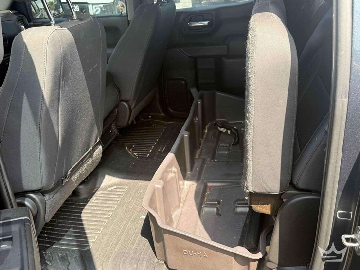 2019-chevrolet-silverado-1500-image-21
