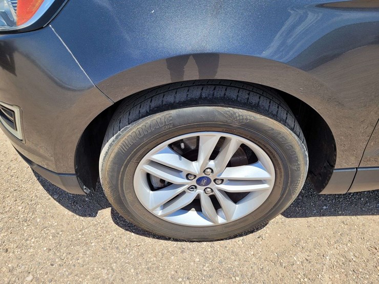 2015-ford-edge-sel-image-8