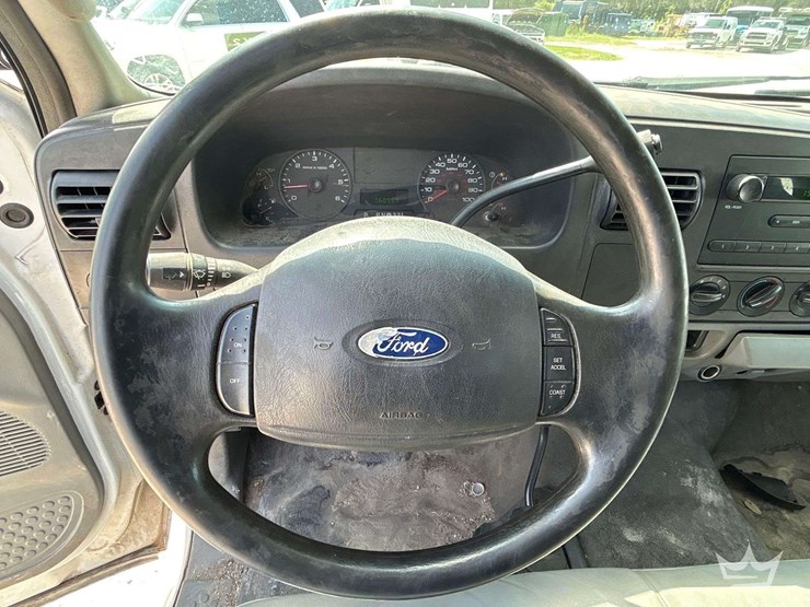 2005-ford-f350-image-18
