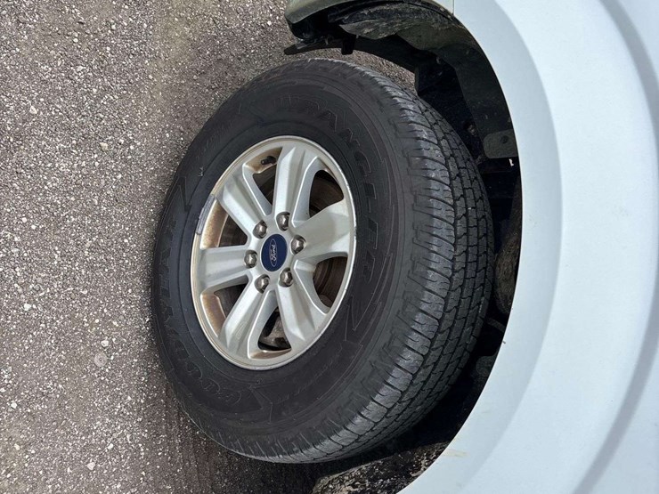 2015-ford-f150-image-24