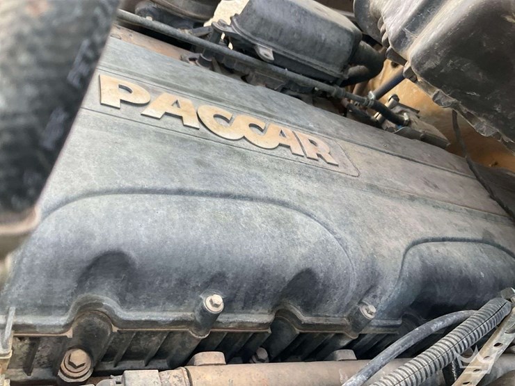 2019-kenworth-t880-image-10