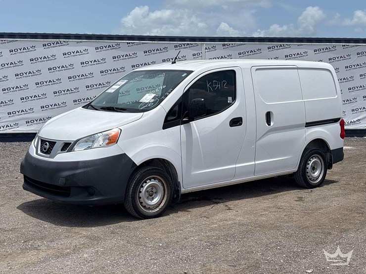 2018-nissan-nv200-image-1