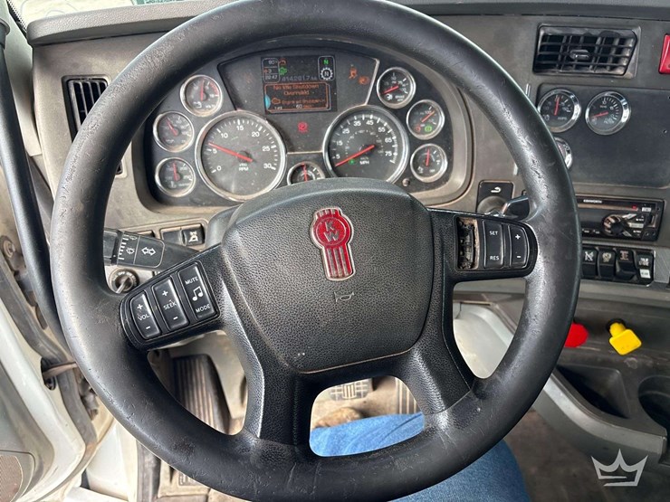 2019-kenworth-t880-image-29