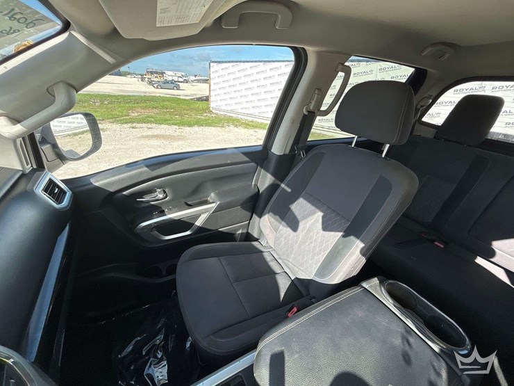 2021-nissan-titan-image-41