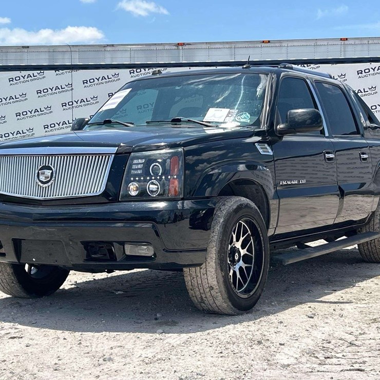 2004 CADILLAC ESCALADE