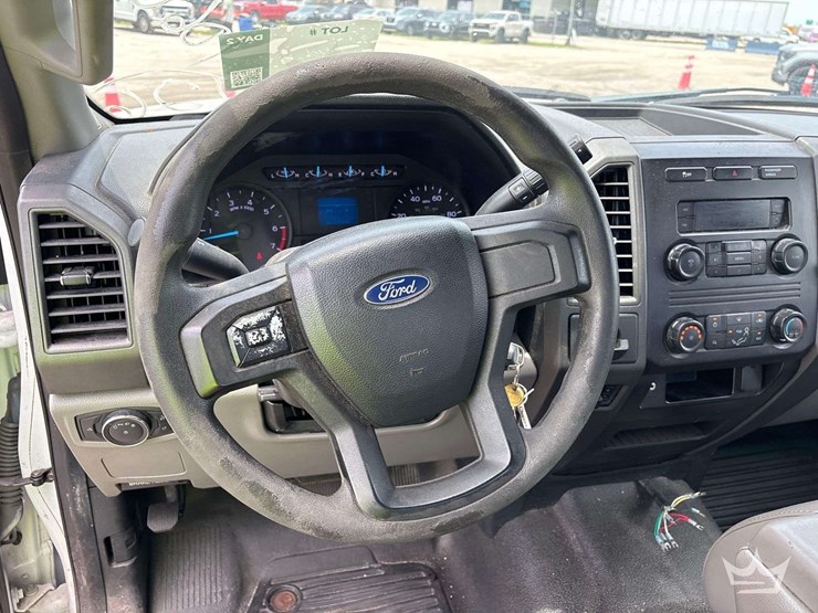 2018-ford-f350-image-19