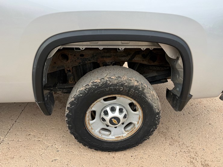 2021-chevrolet-silverado-2500hd-image-10