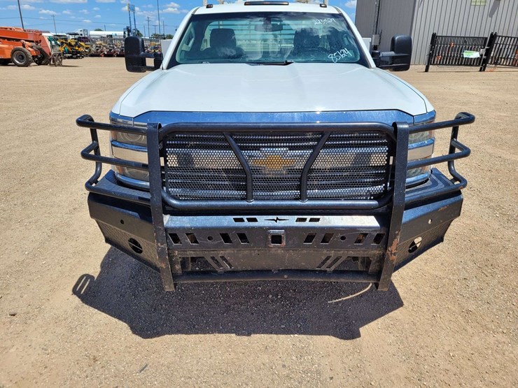 2017-chevrolet-silverado-3500-image-3
