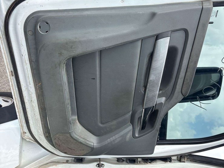 2019-kenworth-t880-image-23