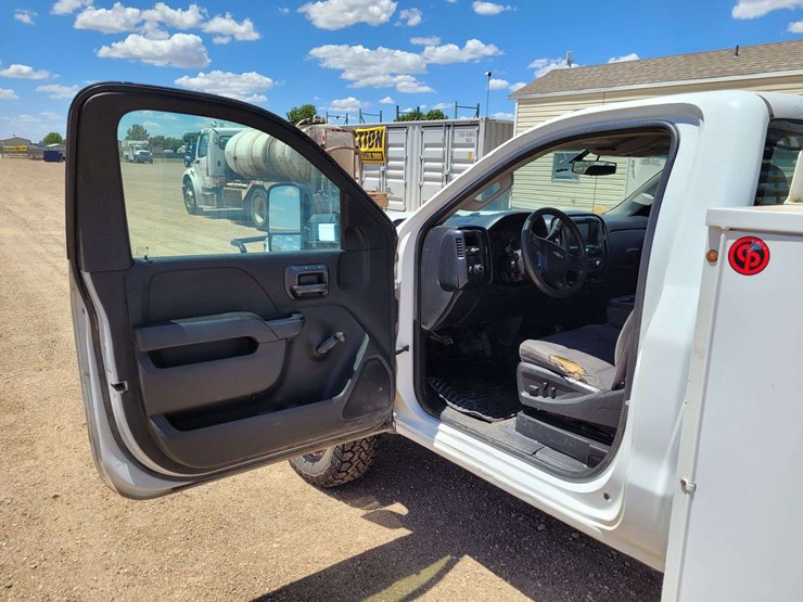 2017-chevrolet-silverado-3500-image-19