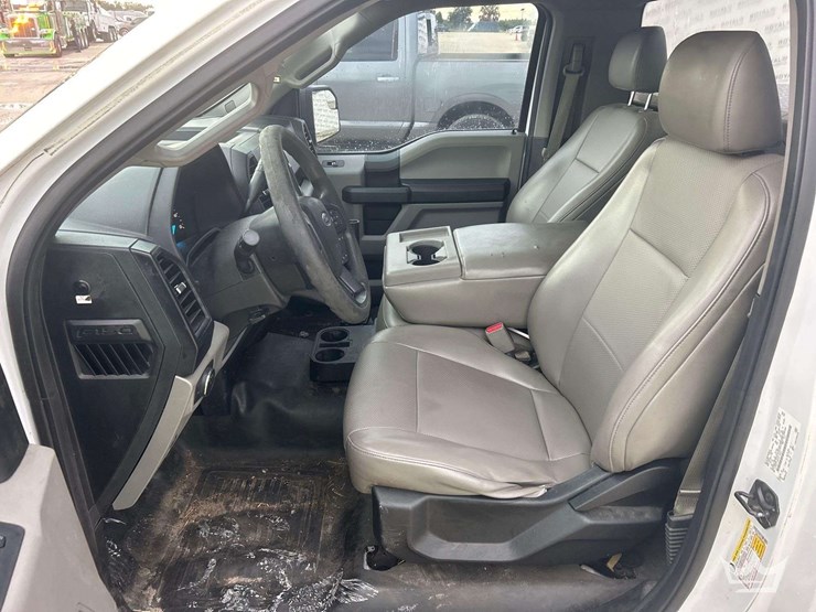 2017-ford-f150-image-15
