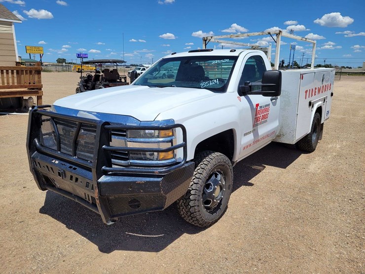 2017-chevrolet-silverado-3500-image-1