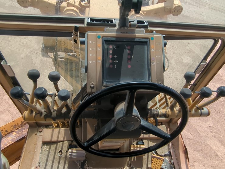 caterpillar-140g-image-15