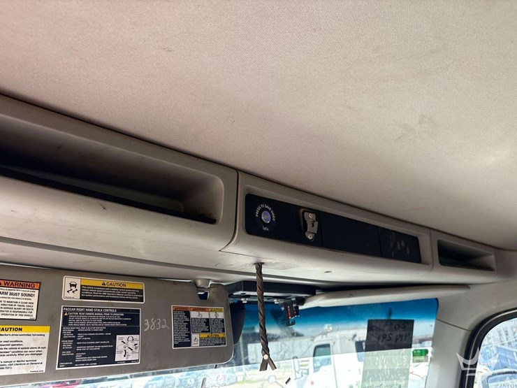 2019-kenworth-t880-image-33