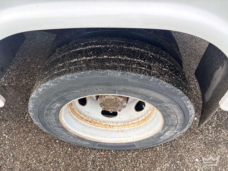 2015-ford-f550-image-15