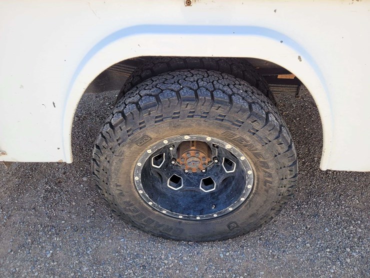 2017-chevrolet-silverado-3500-image-9