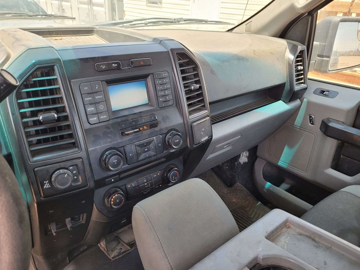 2017-ford-f150-xl-image-14