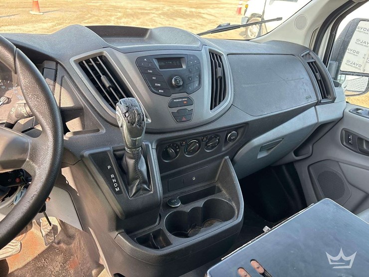 2015-ford-transit-image-15