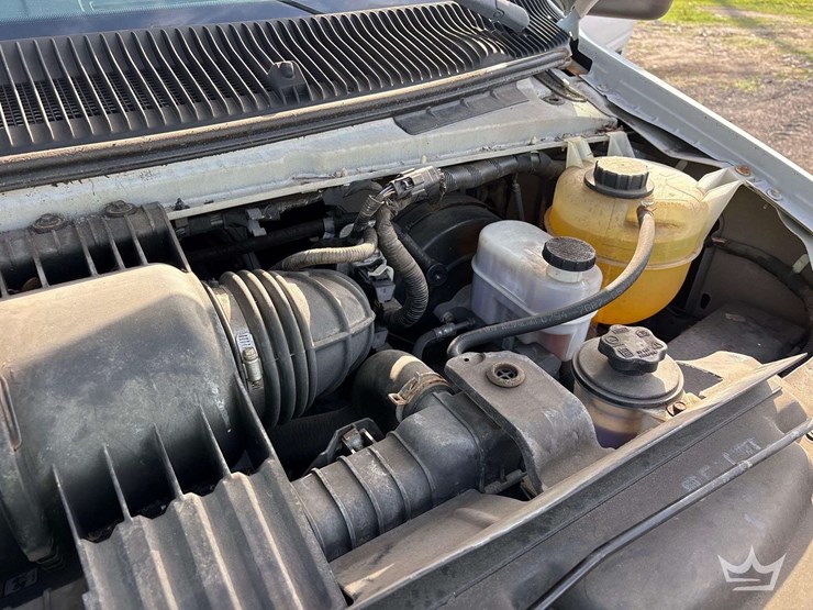 2014-ford-cargo-image-9