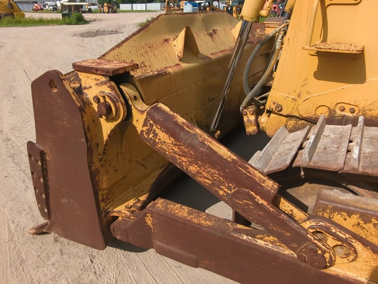 2009-caterpillar-d8t-image-9