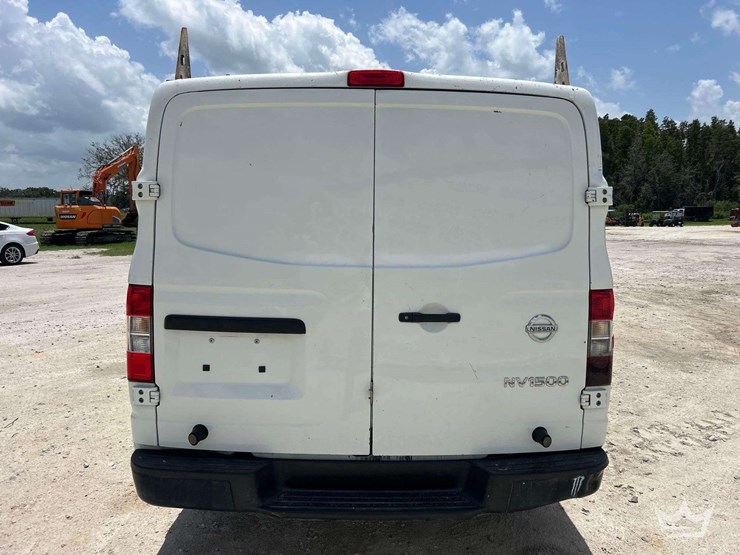 2015-nissan-nv1500-image-27