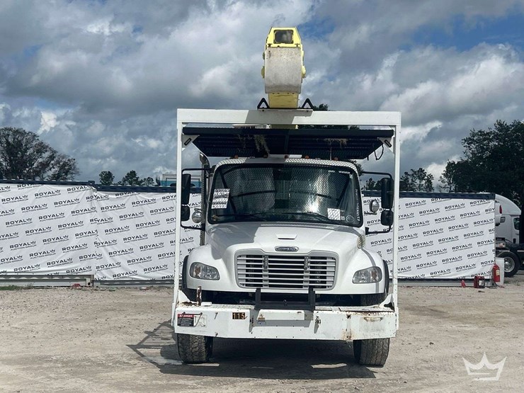 2014-freightliner-m2-106-image-60