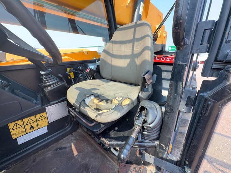 2011-jcb-510-56-image-33