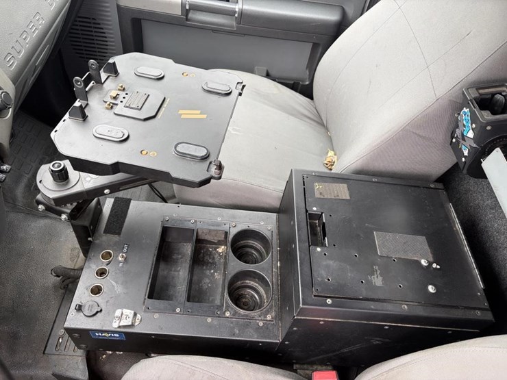 2015-ford-f550-xlt-image-29